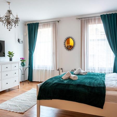 Romantic Studio Secret Garden بودابست المظهر الخارجي الصورة